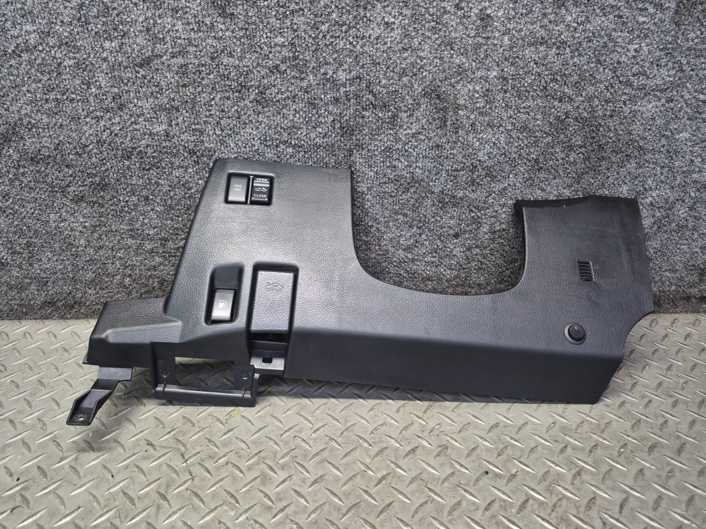 04-07 Nissan Z33 350Z Conv Dash Front Left & Right Knee Trim Panel Black Set OEM