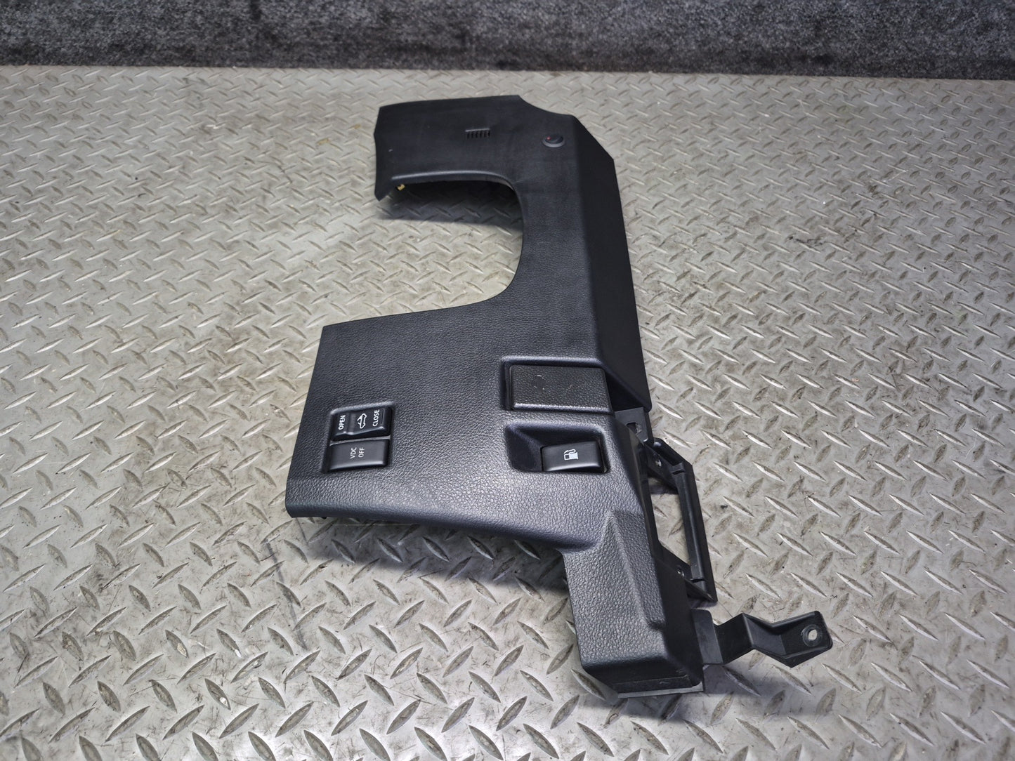 04-07 Nissan Z33 350Z Conv Dash Front Left & Right Knee Trim Panel Black Set OEM