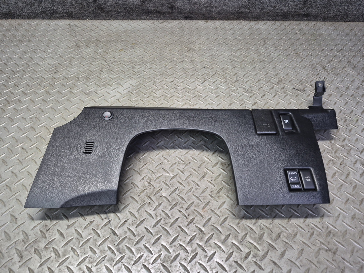 04-07 Nissan Z33 350Z Conv Dash Front Left & Right Knee Trim Panel Black Set OEM