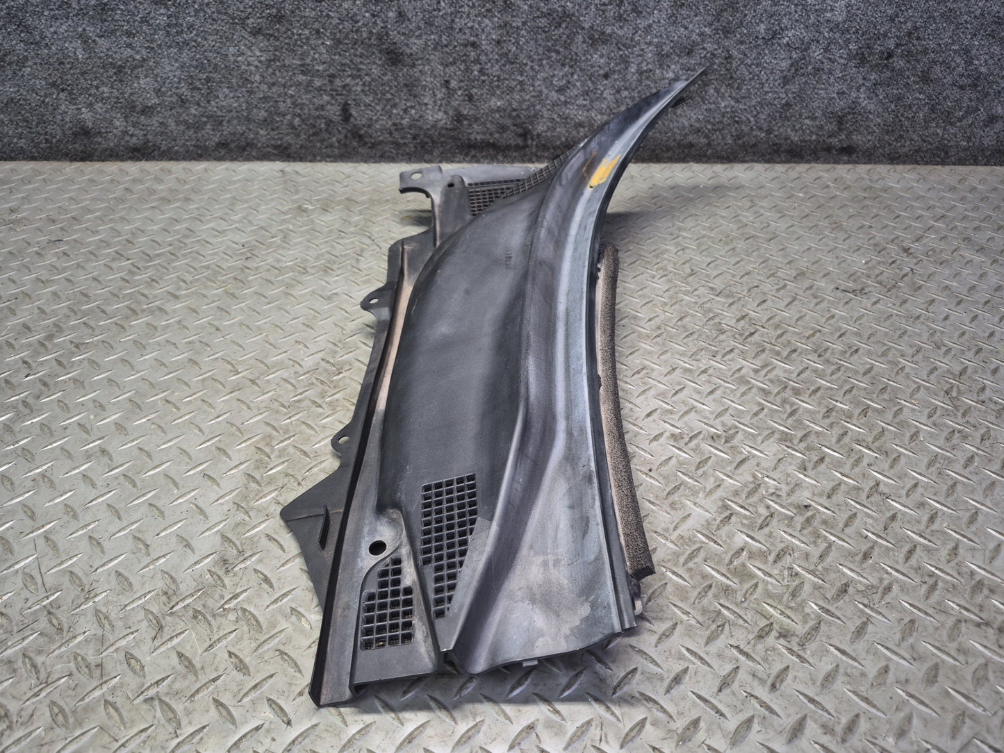05-06 Nissan 350Z Z33 Convertible Front Windshield Cowl Trim Cover Panel Set OEM
