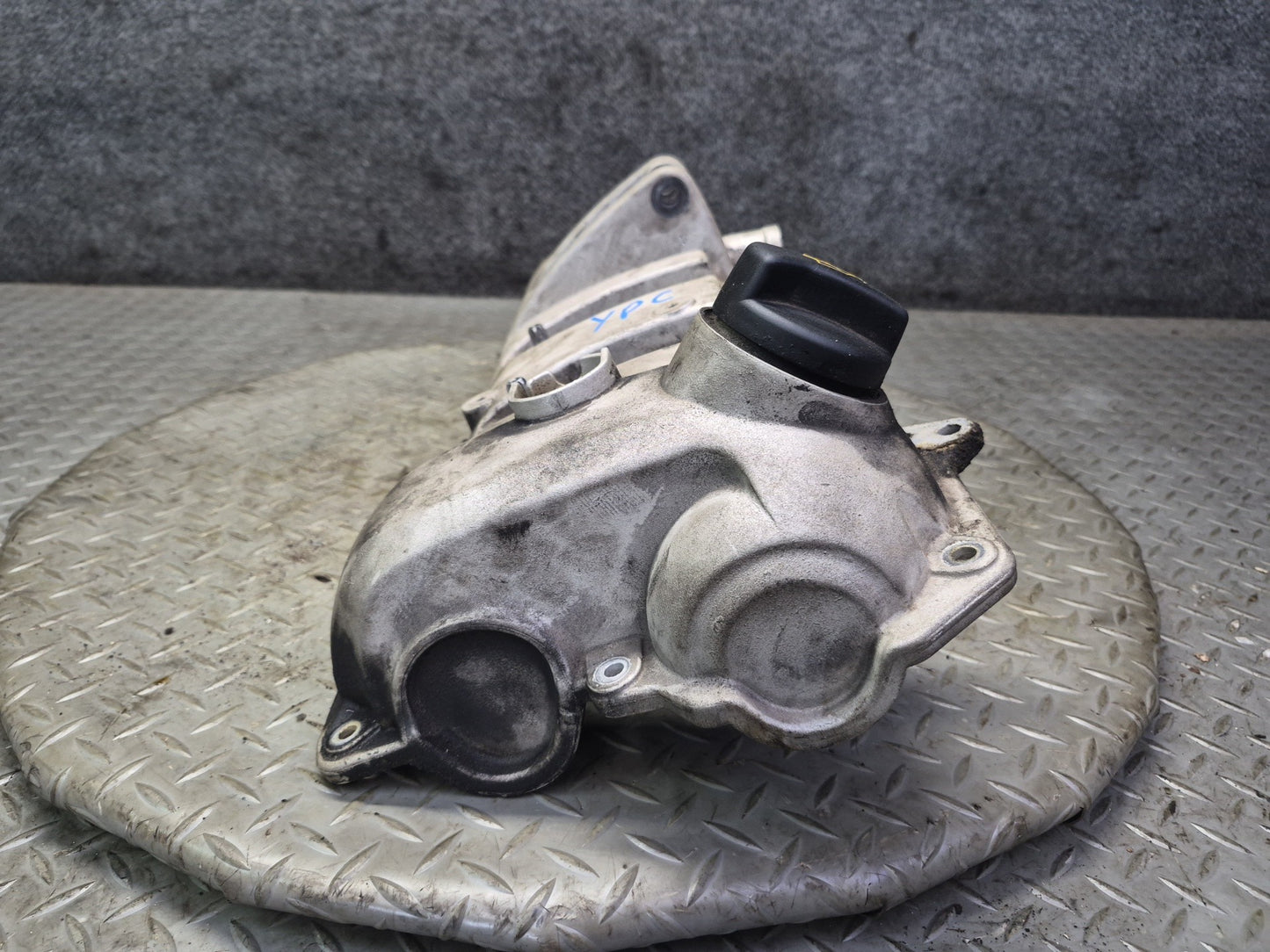 2011-2018 Porsche Cayenne 958 4.8L Engine Right Cylinder Head Valve Cover OEM