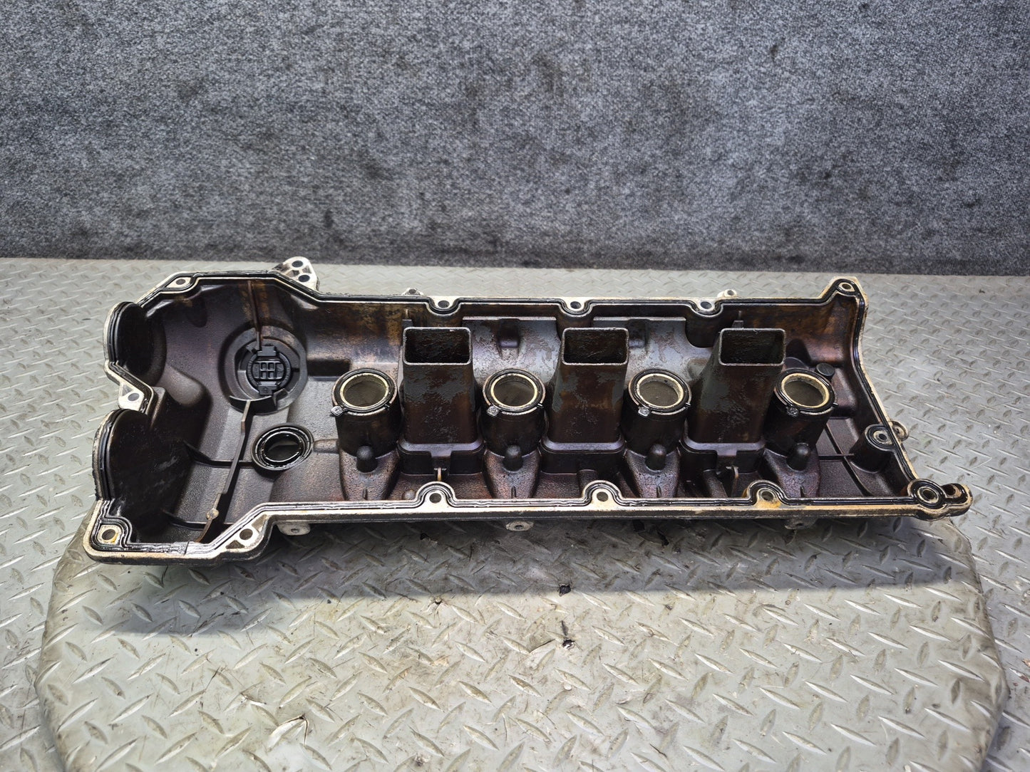 2011-2018 Porsche Cayenne 958 4.8L Engine Right Cylinder Head Valve Cover OEM