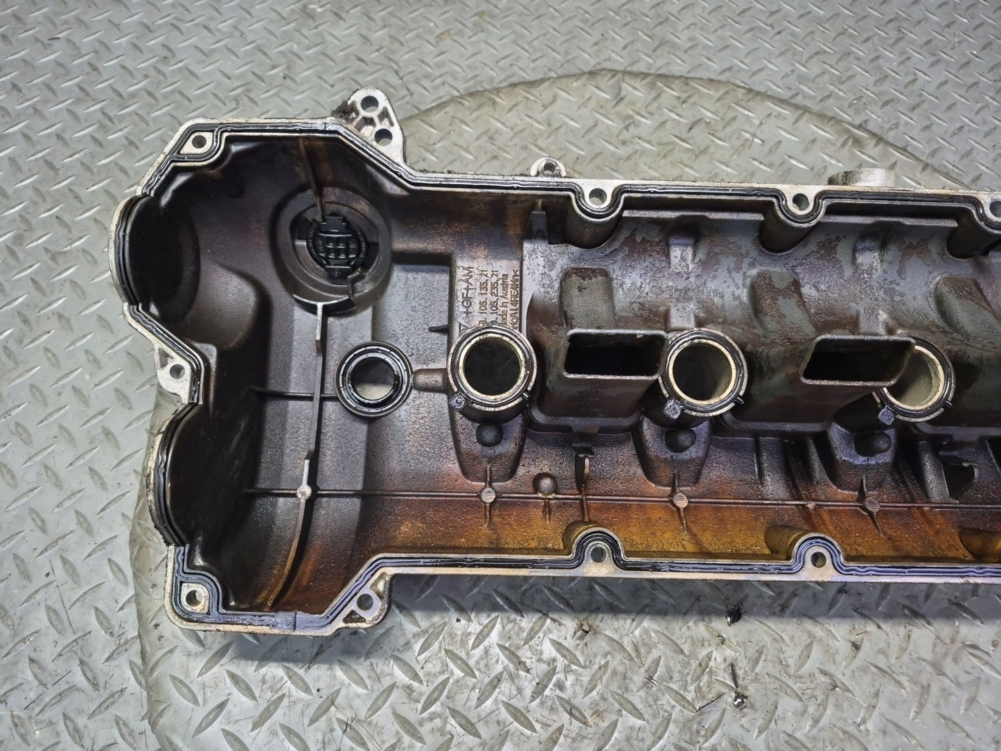 2011-2018 Porsche Cayenne 958 4.8L Engine Right Cylinder Head Valve Cover OEM