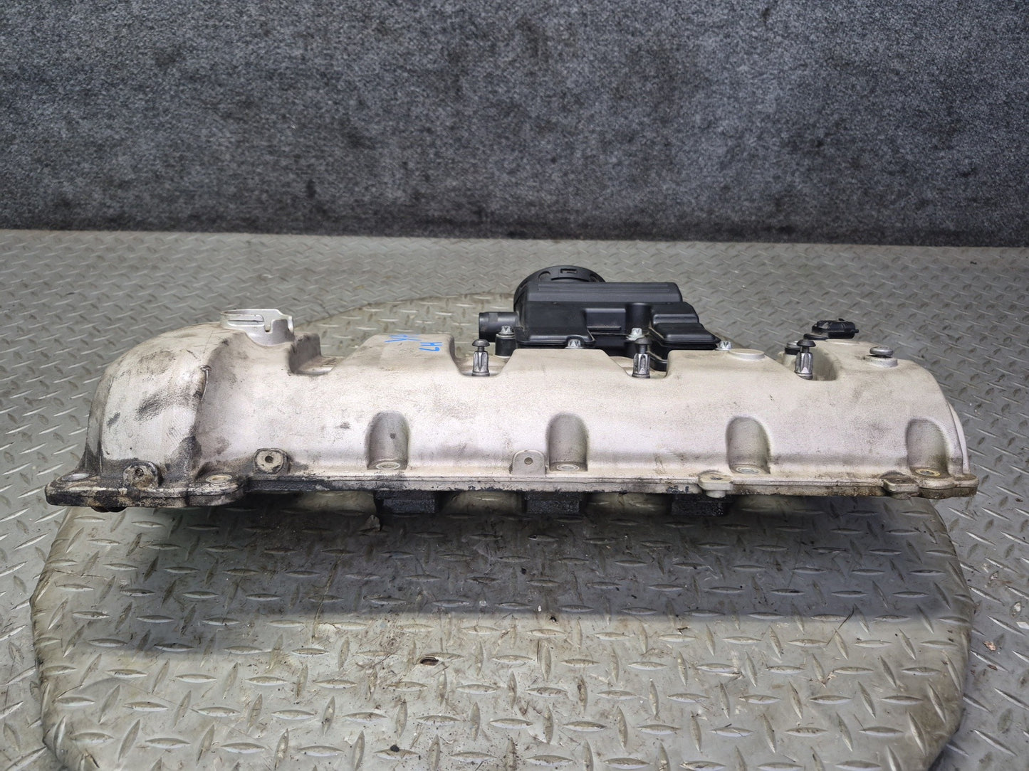 2011-2018 Porsche Cayenne 958 4.8L Engine Right Cylinder Head Valve Cover OEM