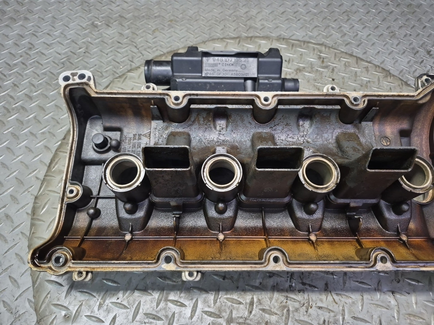 2011-2018 Porsche Cayenne 958 4.8L Engine Right Cylinder Head Valve Cover OEM