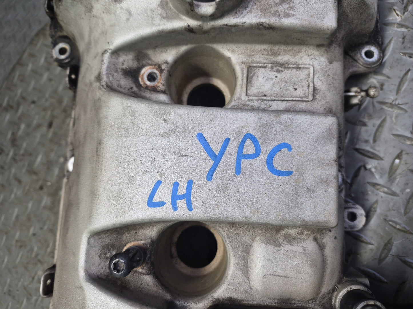 2011-2018 Porsche Cayenne 958 4.8L Engine Right Cylinder Head Valve Cover OEM