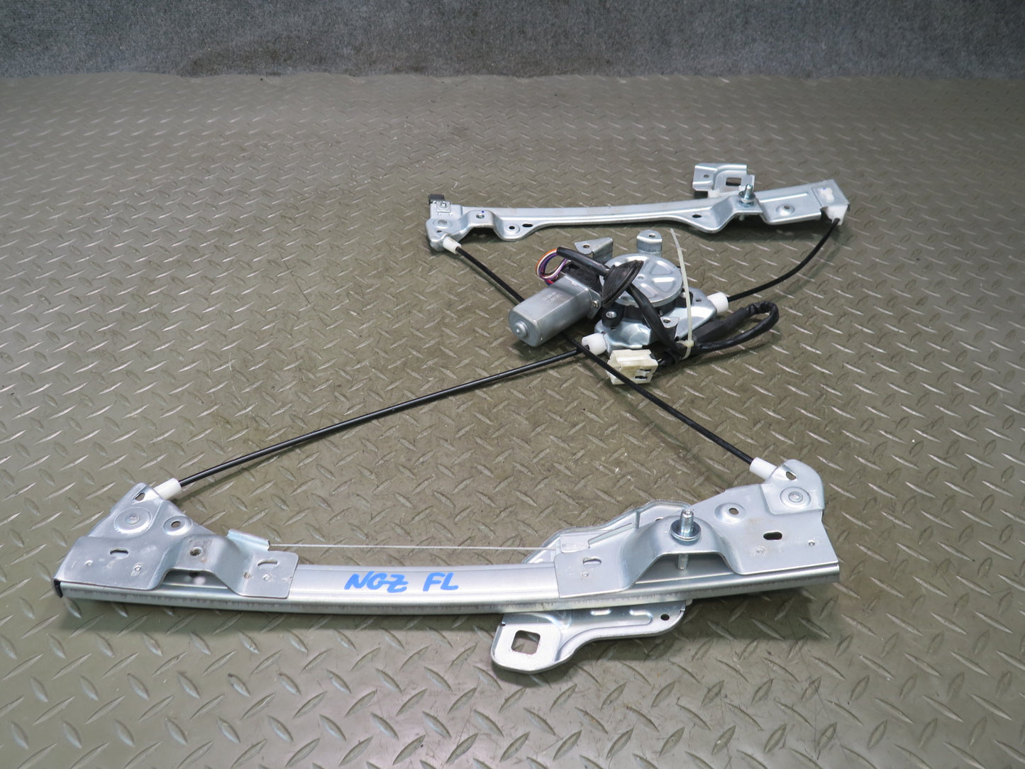 04-09 Nissan Z33 350Z Convertible Left Door Window Regulator w Motor OEM