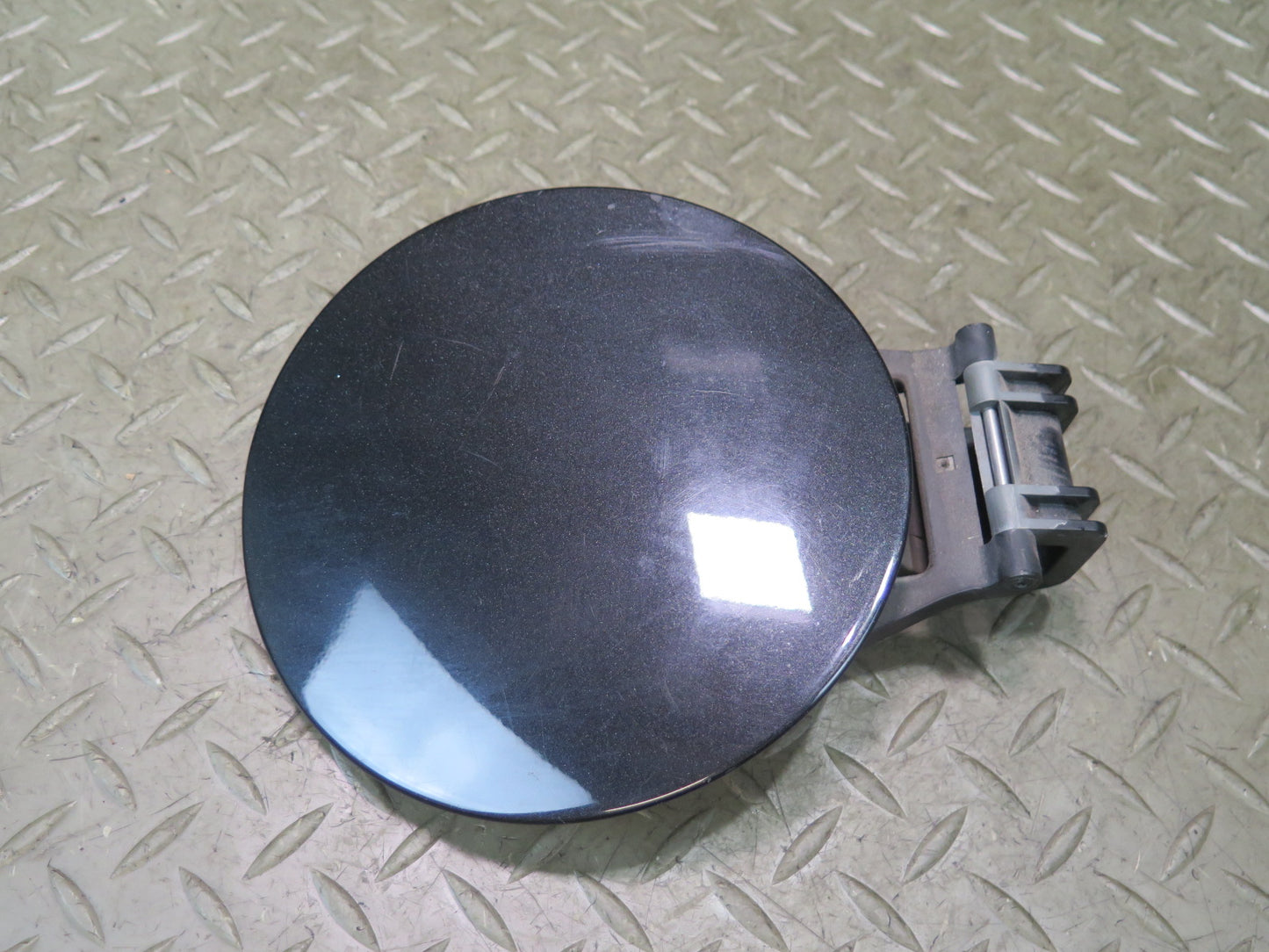 04-09 Nissan Z33 350Z Convertible Fuel Tank Filler Door Lid Cover w Cap Set OEM