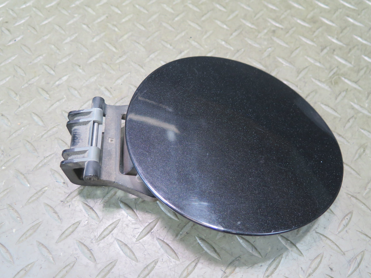 04-09 Nissan Z33 350Z Convertible Fuel Tank Filler Door Lid Cover w Cap Set OEM