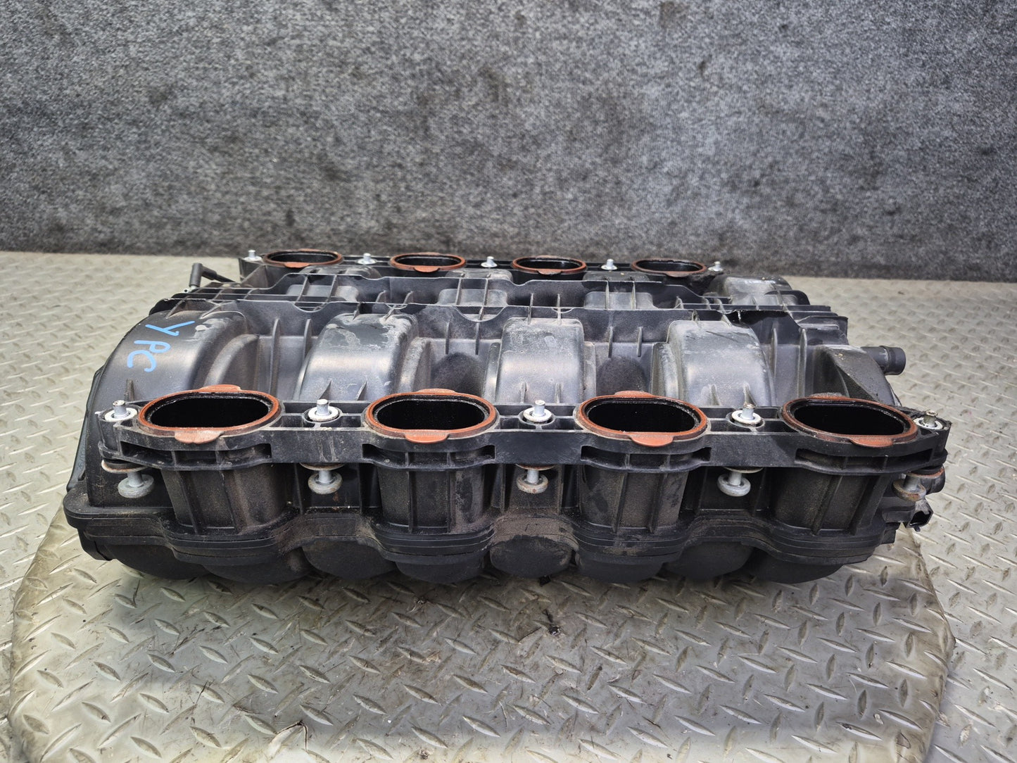 2011-2014 Porsche Cayenne 958 4.8L NON Turbo Engine Intake Manifold