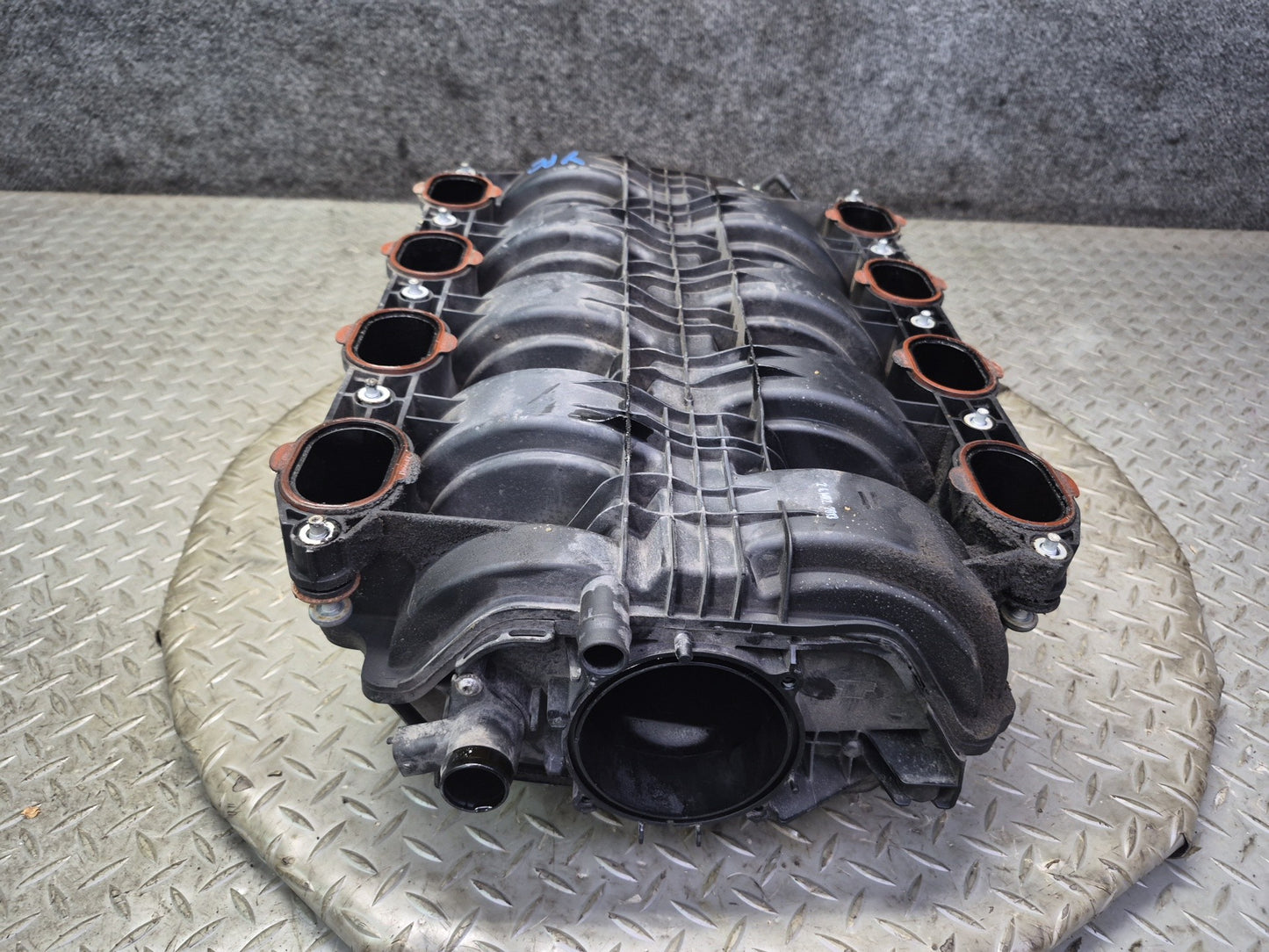 2011-2014 Porsche Cayenne 958 4.8L NON Turbo Engine Intake Manifold