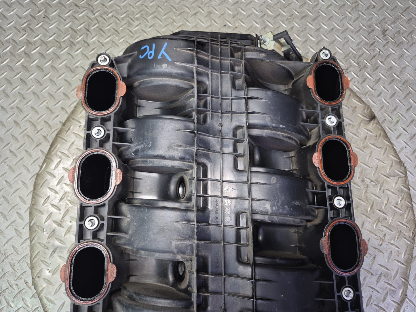 2011-2014 Porsche Cayenne 958 4.8L NON Turbo Engine Intake Manifold