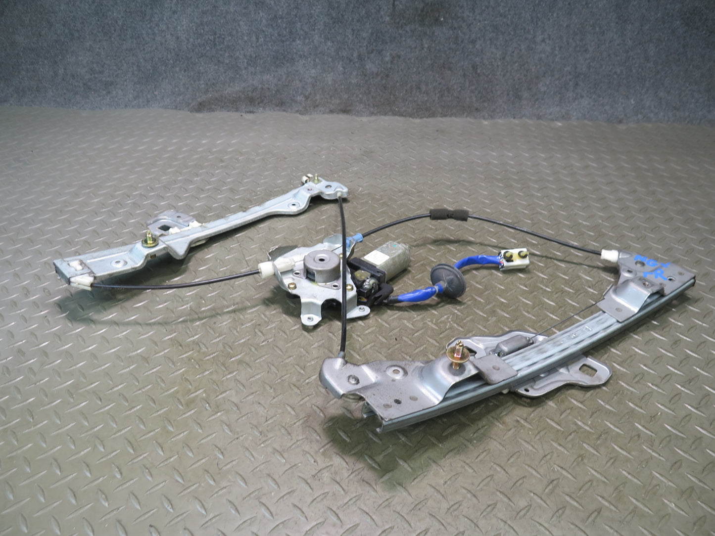 04-09 Nissan 350Z Z33 Convertible Right Pass Door Window Regulator w Motor OEM
