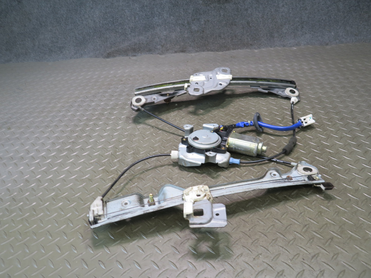 04-09 Nissan 350Z Z33 Convertible Right Pass Door Window Regulator w Motor OEM