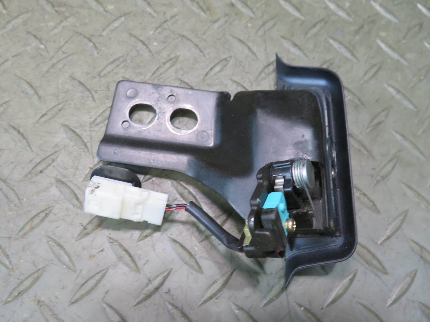 04-06 Nissan 350Z Z33 Convertible Set of 3 Roof Soft TOP Lock Latch Striker OEM