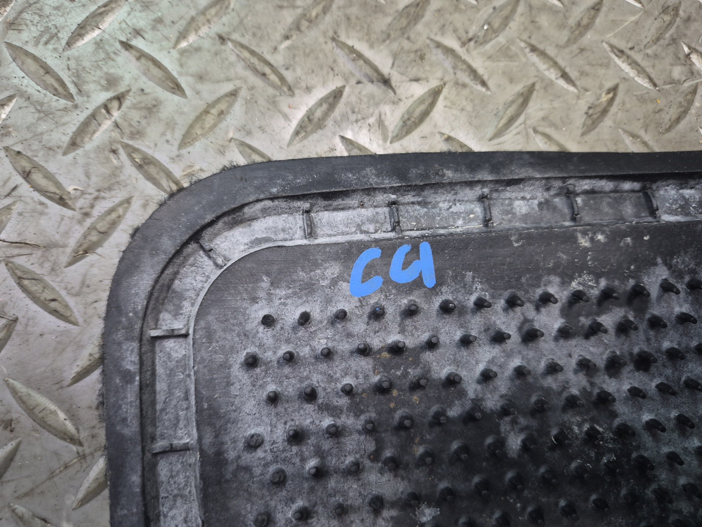 90-96 Chevrolet Corvette C4 Set of 2 Front Left & Right Carpet Floor MAT OEM