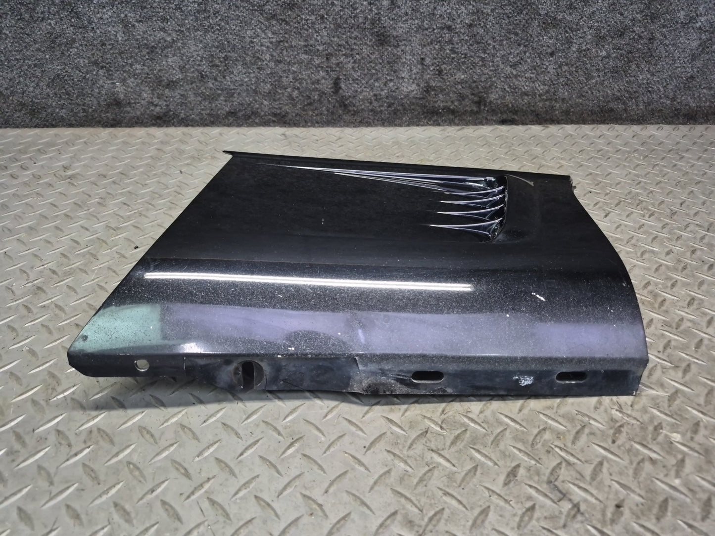 95-96 Chevrolet Corvette C4 Front Right Fender Lower Trim Molding 10254396 OEM