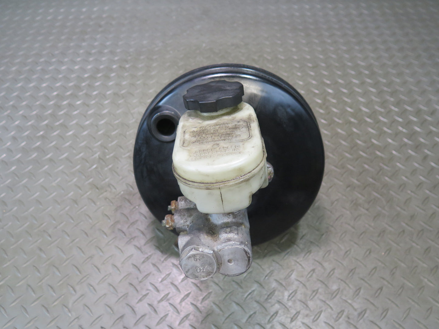 1996 Chevrolet Corvette C4 A/T Brake Master Cylinder Booster Fluid Reservoir OEM