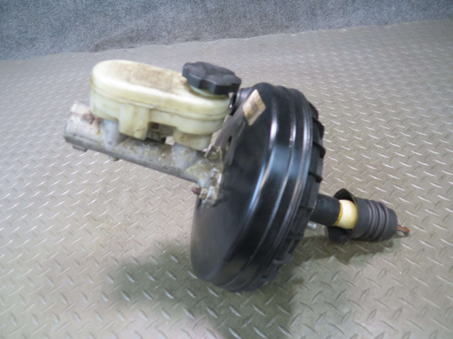 1996 Chevrolet Corvette C4 A/T Brake Master Cylinder Booster Fluid Reservoir OEM