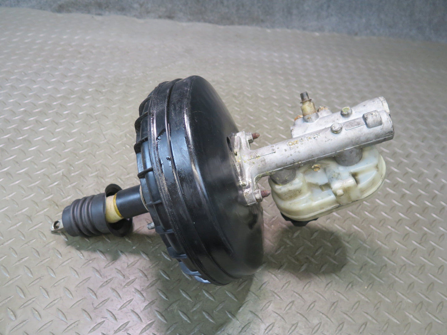 1996 Chevrolet Corvette C4 A/T Brake Master Cylinder Booster Fluid Reservoir OEM