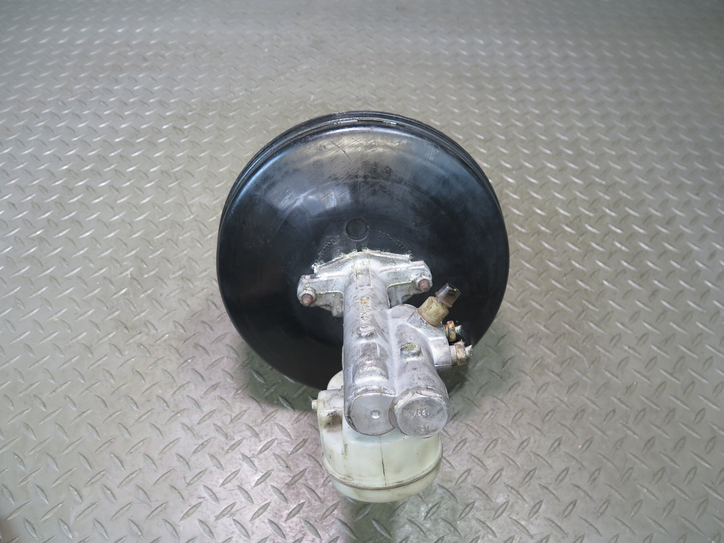 1996 Chevrolet Corvette C4 A/T Brake Master Cylinder Booster Fluid Reservoir OEM