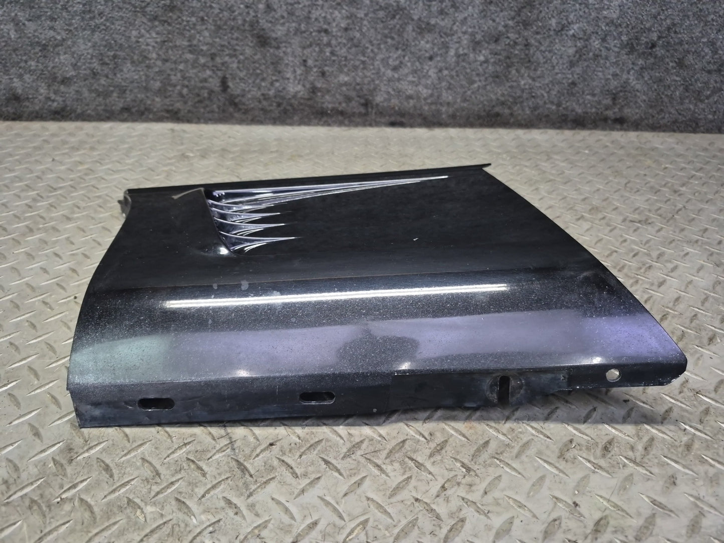 95-96 Chevrolet Corvette C4 Front Left Fender Lower Trim Molding 10254395 OEM