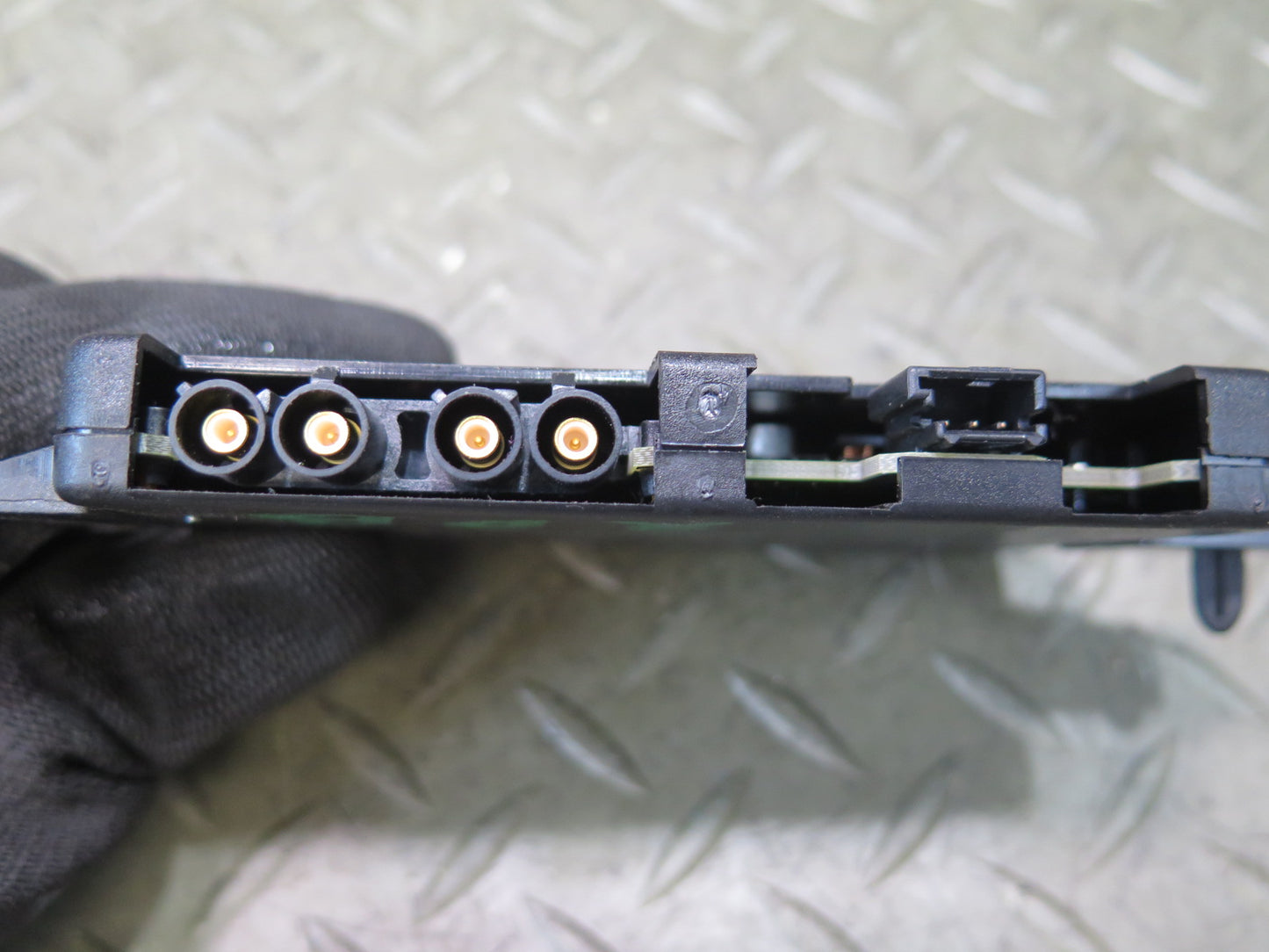 2005-2008 Porsche Boxster 987 Radio Antenna Control Unit Booster Module