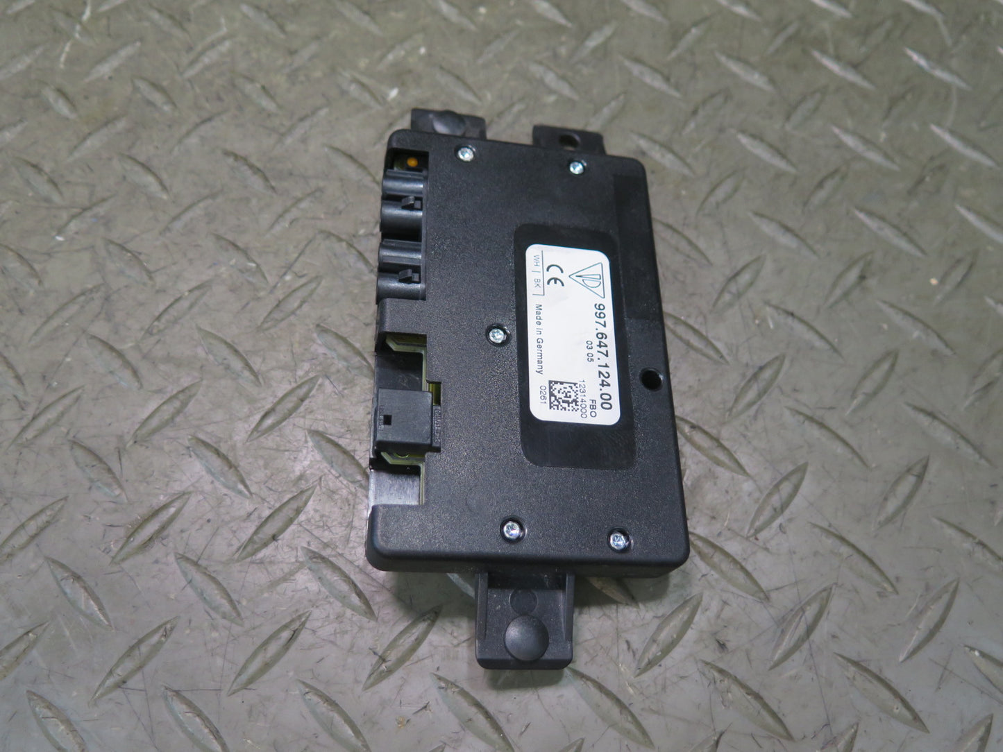 2005-2008 Porsche Boxster 987 Radio Antenna Control Unit Booster Module