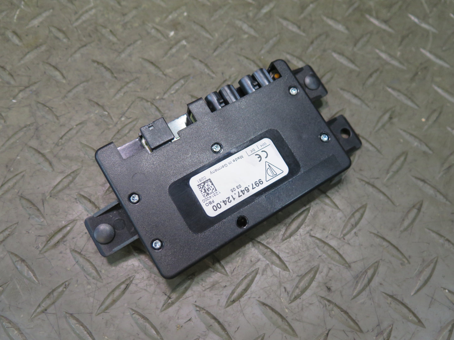 2005-2008 Porsche Boxster 987 Radio Antenna Control Unit Booster Module