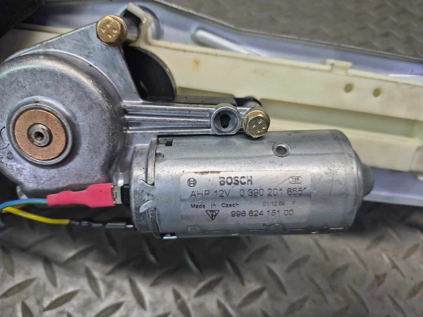 2005-2012 Porsche Boxster 987 Rear Trunk Lid Spoiler Drive Motor Mechanism