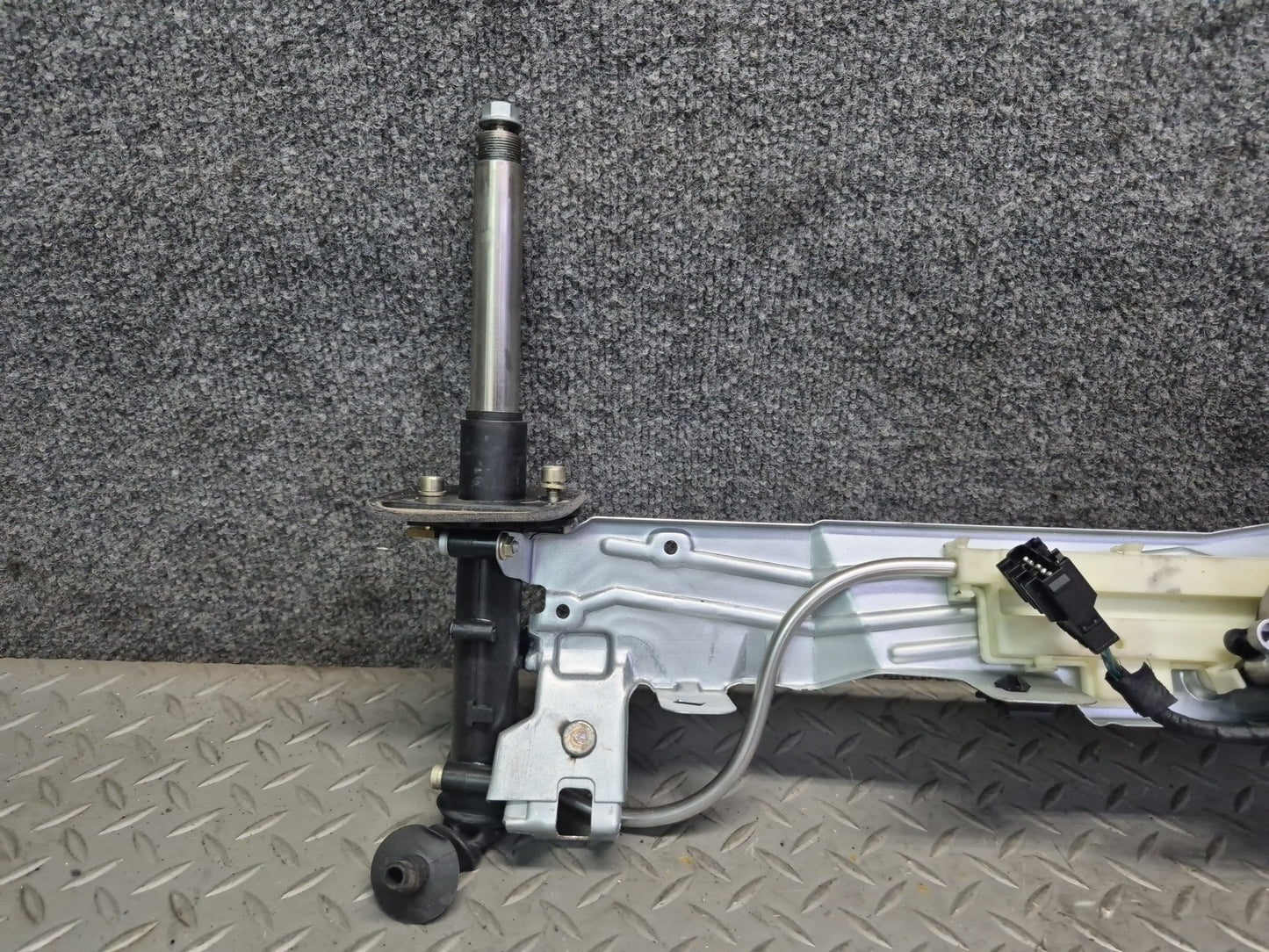 2005-2012 Porsche Boxster 987 Rear Trunk Lid Spoiler Drive Motor Mechanism