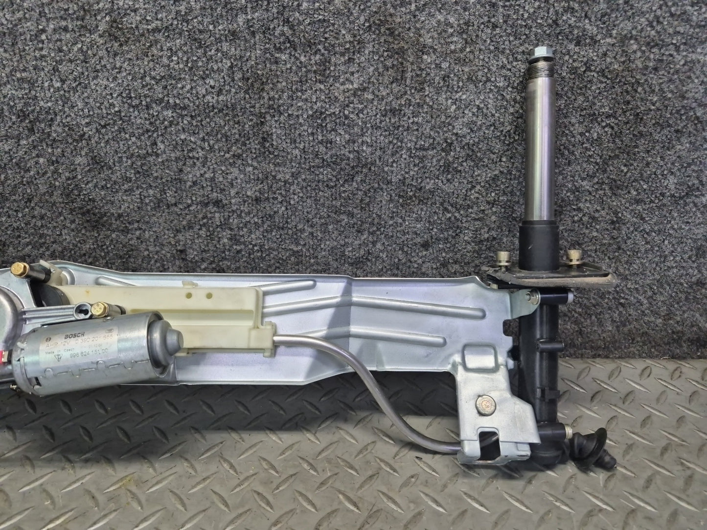 2005-2012 Porsche Boxster 987 Rear Trunk Lid Spoiler Drive Motor Mechanism