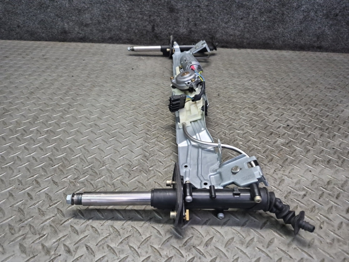2005-2012 Porsche Boxster 987 Rear Trunk Lid Spoiler Drive Motor Mechanism