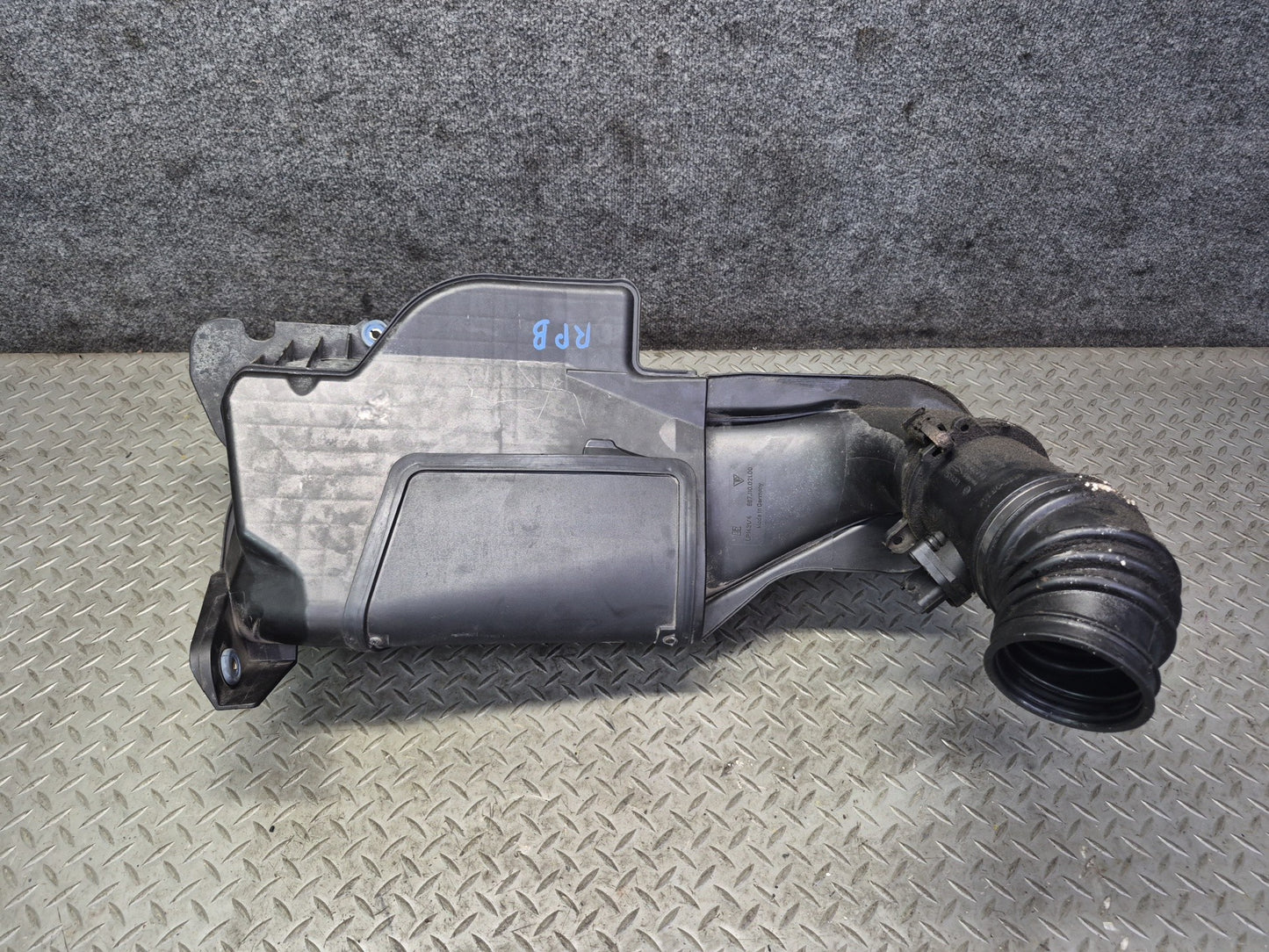 05-08 Porsche Boxster 987 2.7L Engine Air Cleaner Filter Housing W/ MAF Sensor