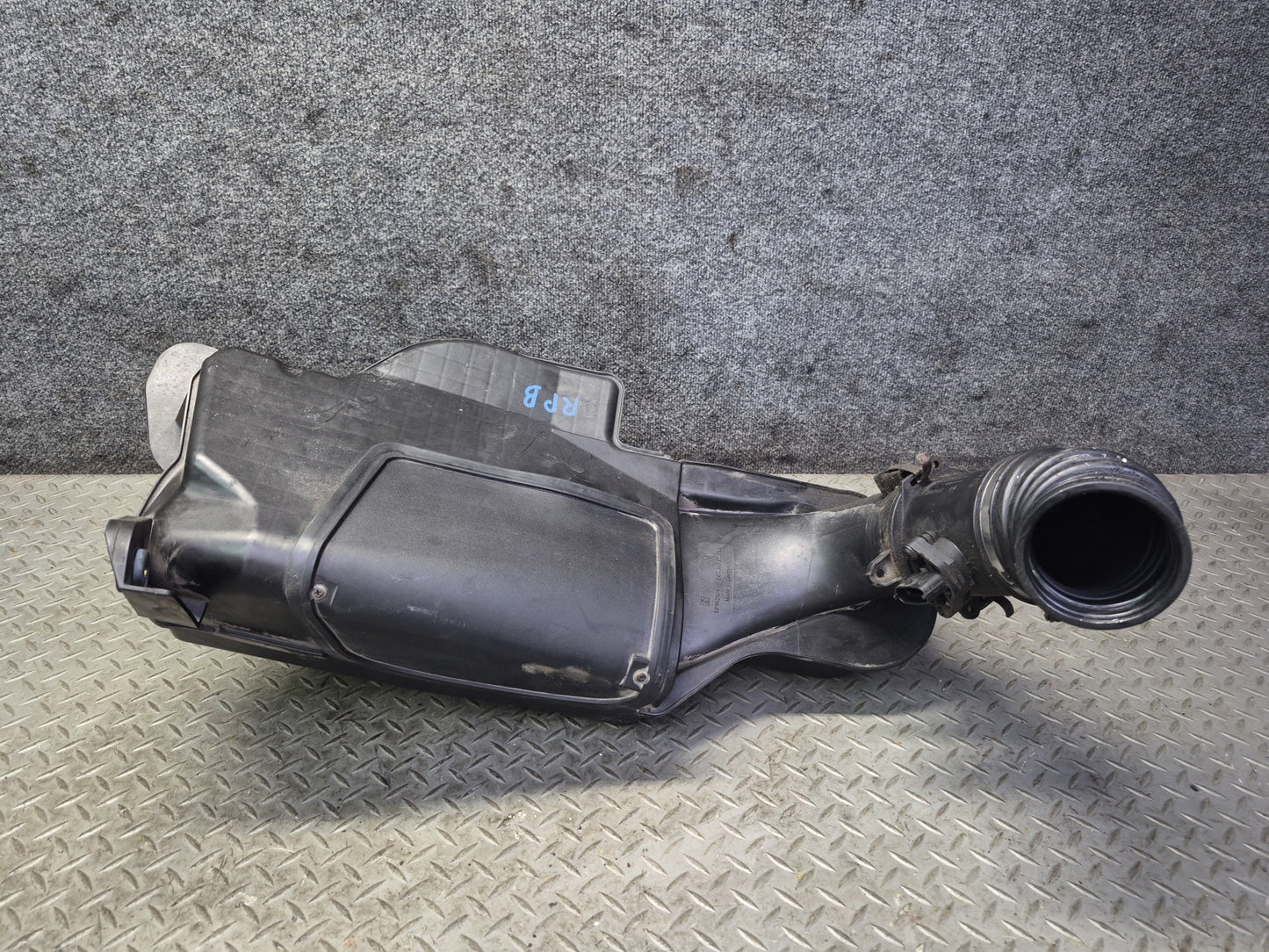 05-08 Porsche Boxster 987 2.7L Engine Air Cleaner Filter Housing W/ MAF Sensor