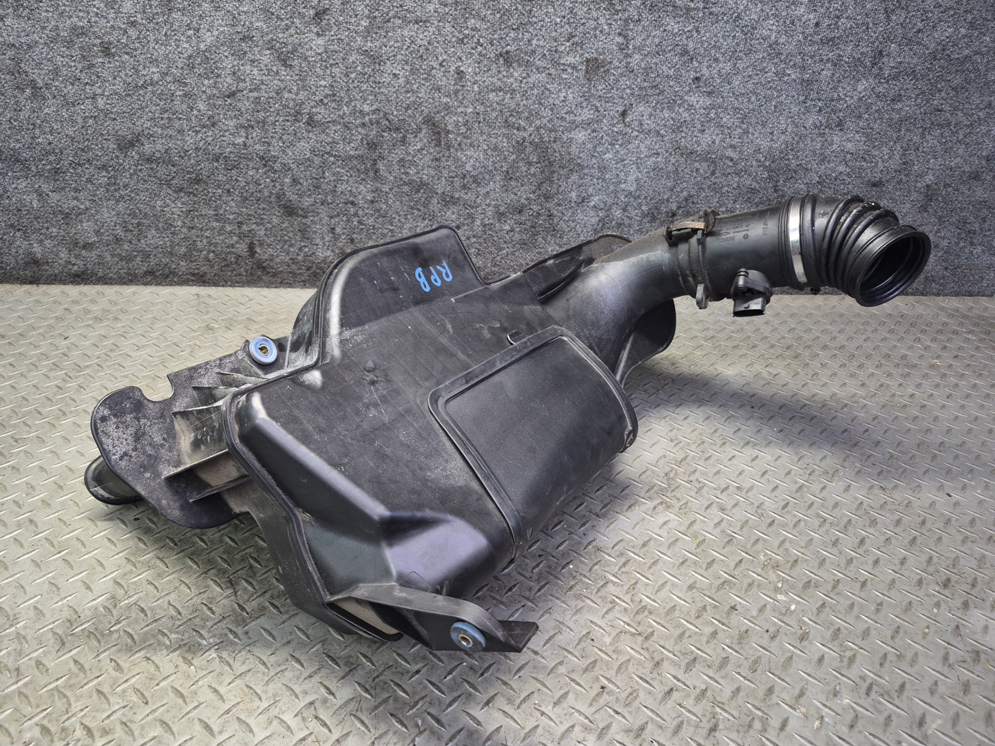 05-08 Porsche Boxster 987 2.7L Engine Air Cleaner Filter Housing W/ MAF Sensor