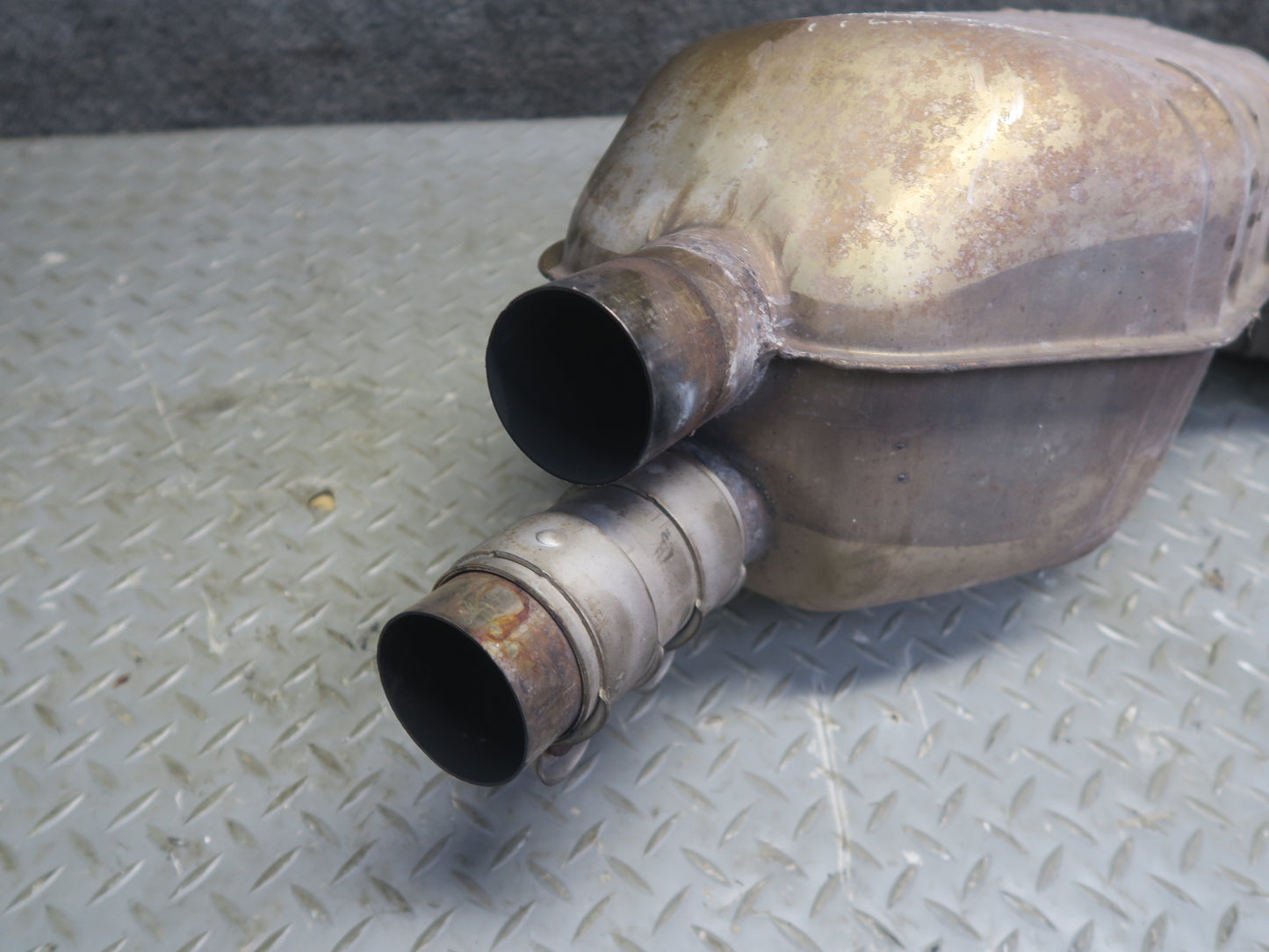 2005-2006 Porsche Boxster 987 2.7L Engine Rear Right Side Exhaust Muffler