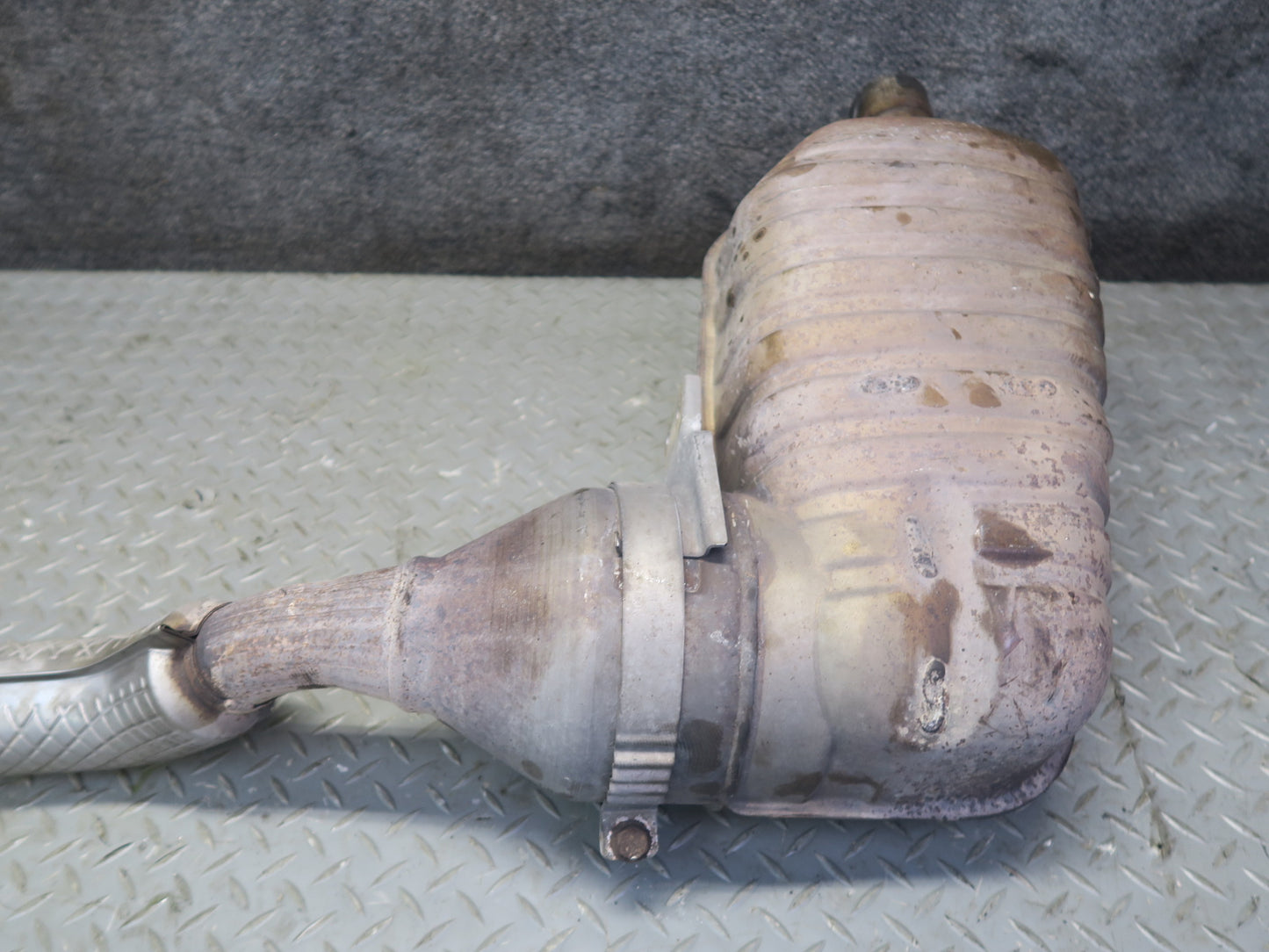 2005-2006 Porsche Boxster 987 2.7L Engine Rear Right Side Exhaust Muffler