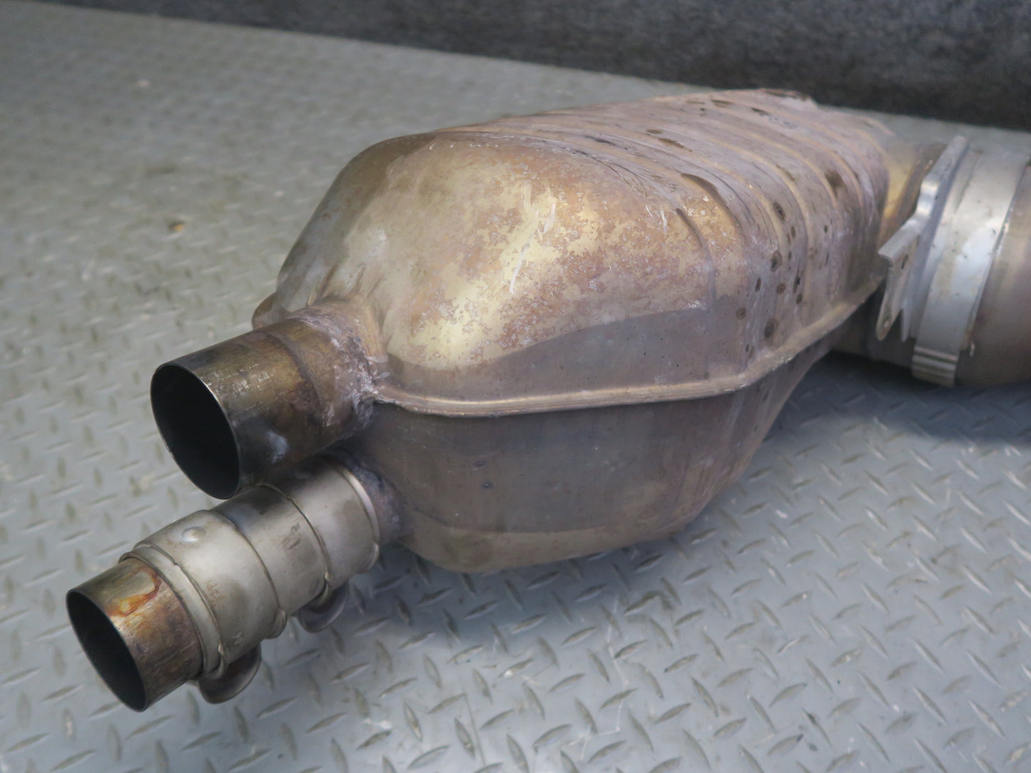 2005-2006 Porsche Boxster 987 2.7L Engine Rear Right Side Exhaust Muffler