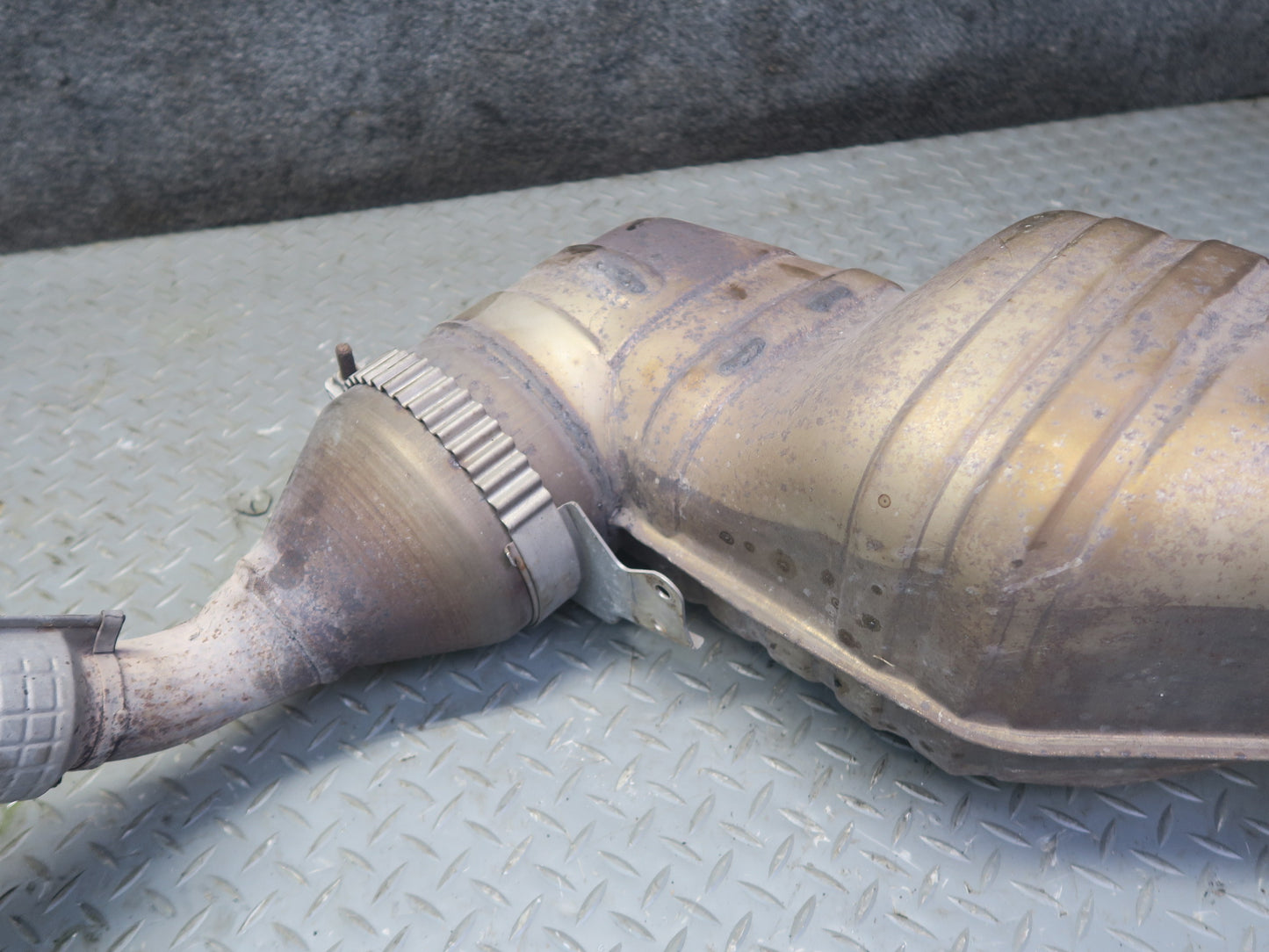 2005-2006 Porsche Boxster 987 2.7L Engine Rear Right Side Exhaust Muffler