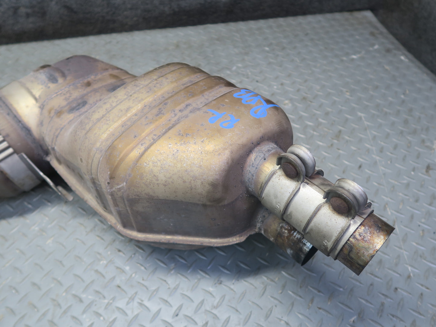 2005-2006 Porsche Boxster 987 2.7L Engine Rear Right Side Exhaust Muffler