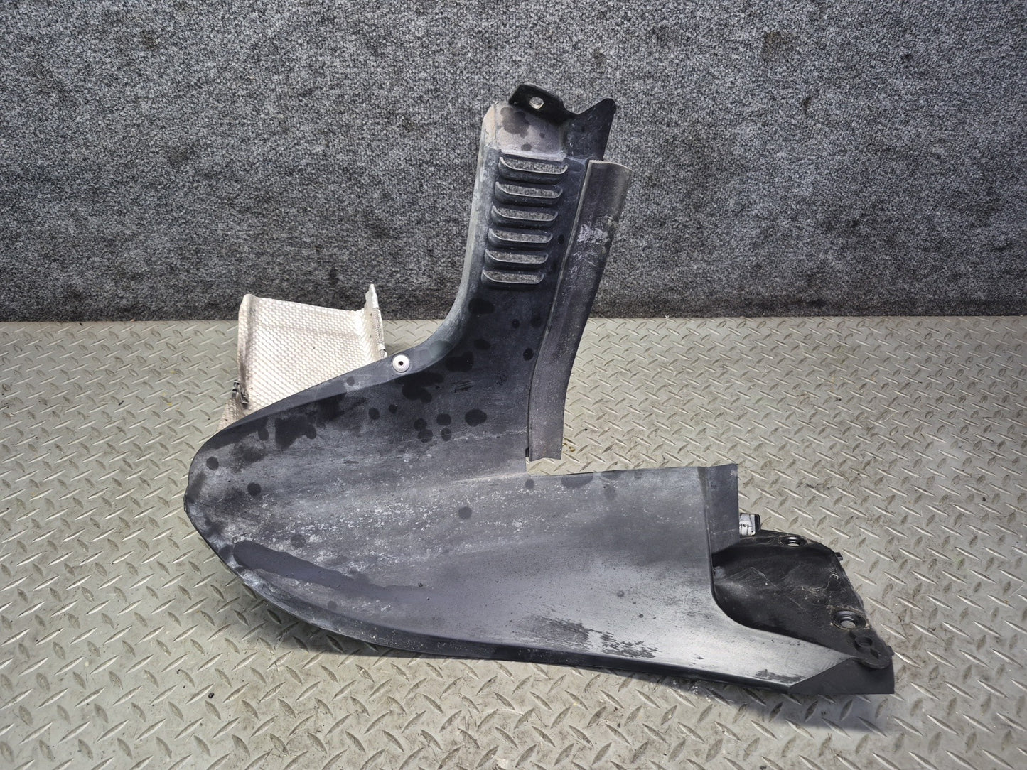 2005-2008 Porsche Boxster 987 Rear Left Fender Liner Panel Heat Shield Guide