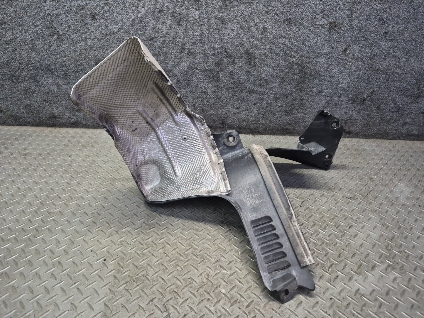 2005-2008 Porsche Boxster 987 Rear Left Fender Liner Panel Heat Shield Guide