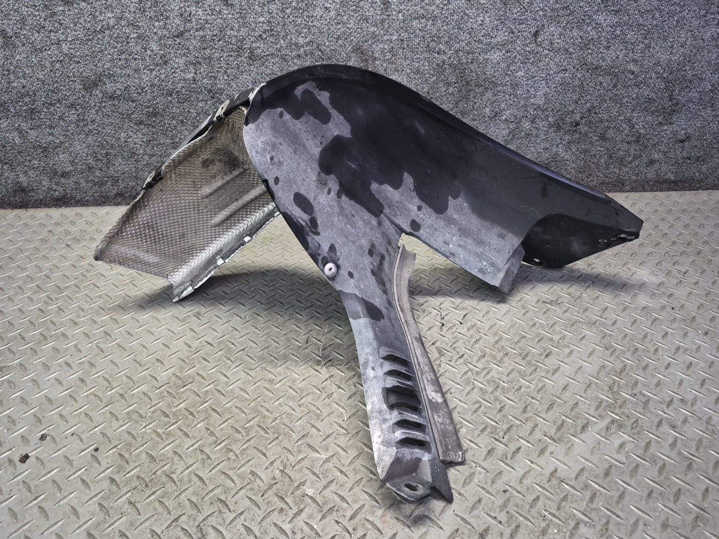 2005-2008 Porsche Boxster 987 Rear Right Fender Liner Panel Heat Shield Guide