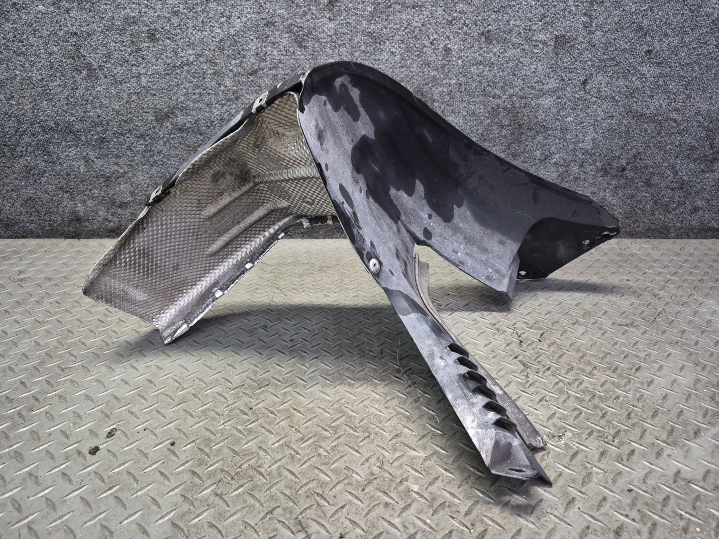 2005-2008 Porsche Boxster 987 Rear Right Fender Liner Panel Heat Shield Guide