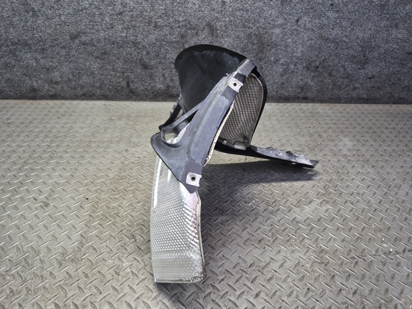 2005-2008 Porsche Boxster 987 Rear Right Fender Liner Panel Heat Shield Guide
