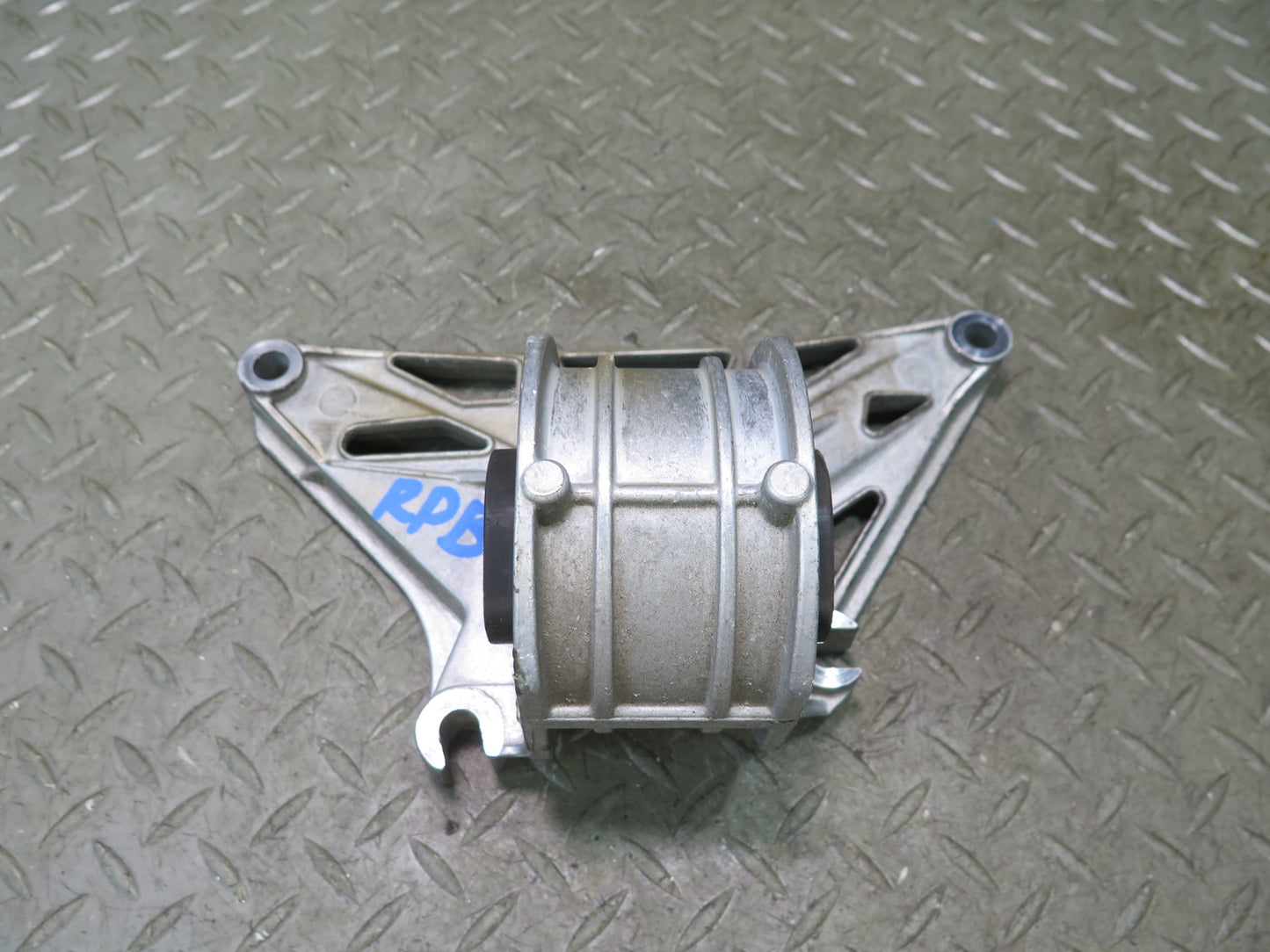 2005-2008 Porsche Boxster 987 2.7L Rear Engine Transmission Mount Bracket
