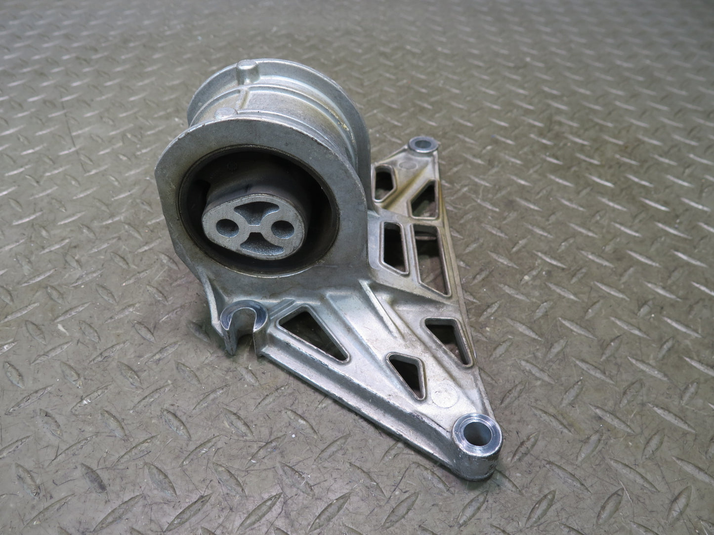 2005-2008 Porsche Boxster 987 2.7L Rear Engine Transmission Mount Bracket