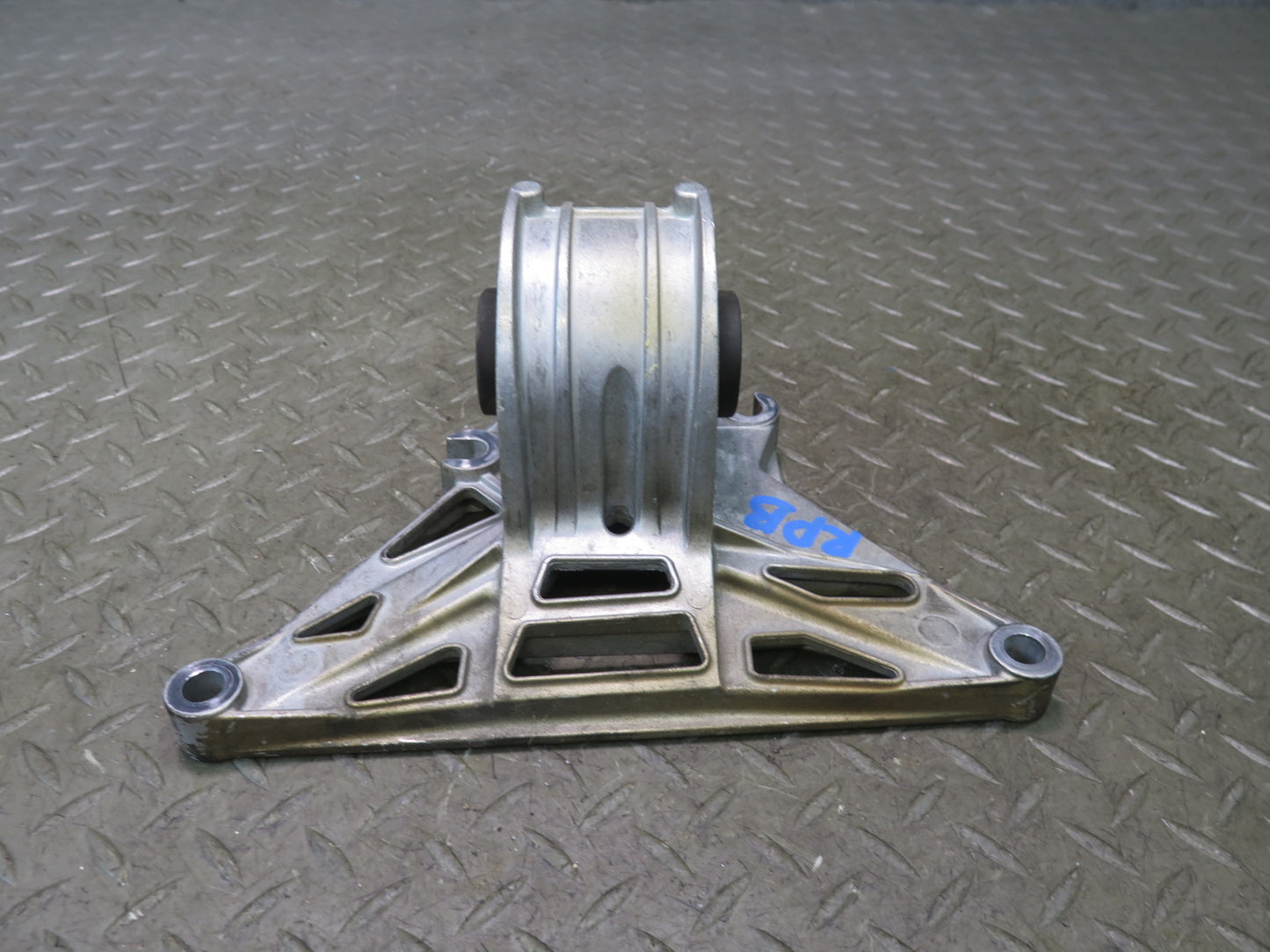 2005-2008 Porsche Boxster 987 2.7L Rear Engine Transmission Mount Bracket