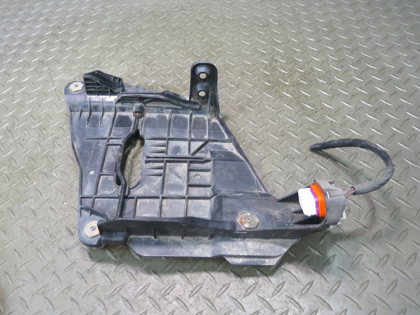 2005-2008 Porsche Boxster 987 Front Left Side Headlight Lamp Mount Bracket